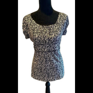 Off Shoulder or on Blouse Sz Large Black & White Pattern Fitted Waist + Stretch